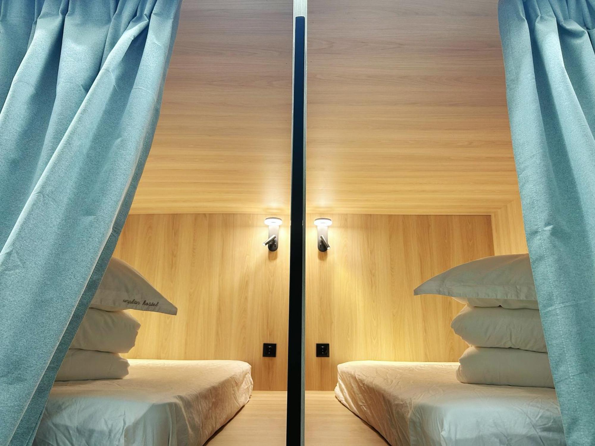 Unplan Hostel Madrid Exterior photo
